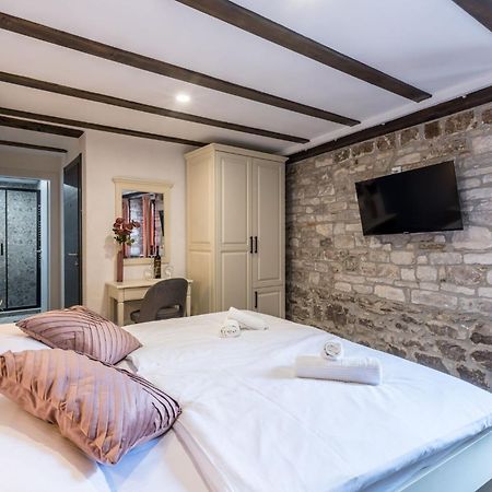 Old Town B&B Rooms Matusko Split Bagian luar foto