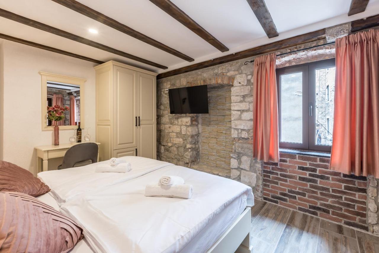 Old Town B&B Rooms Matusko Split Bagian luar foto