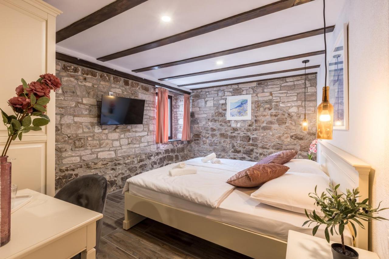 Old Town B&B Rooms Matusko Split Bagian luar foto