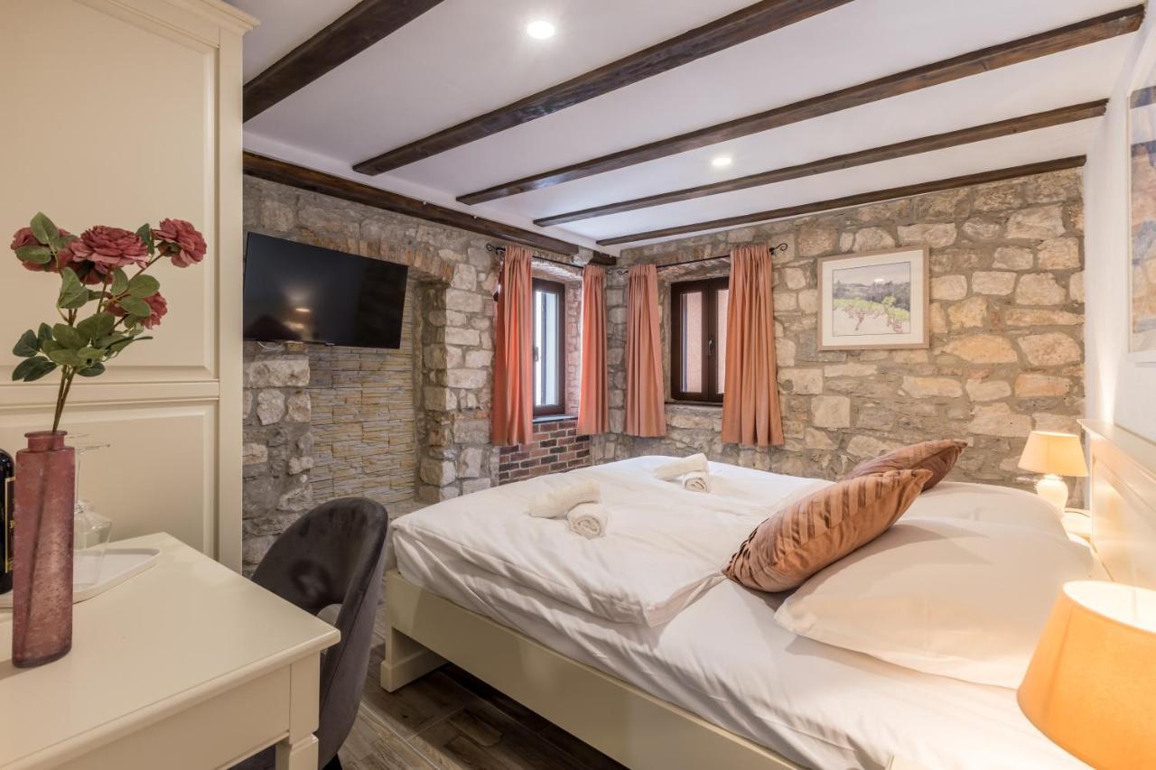 Old Town B&B Rooms Matusko Split Bagian luar foto