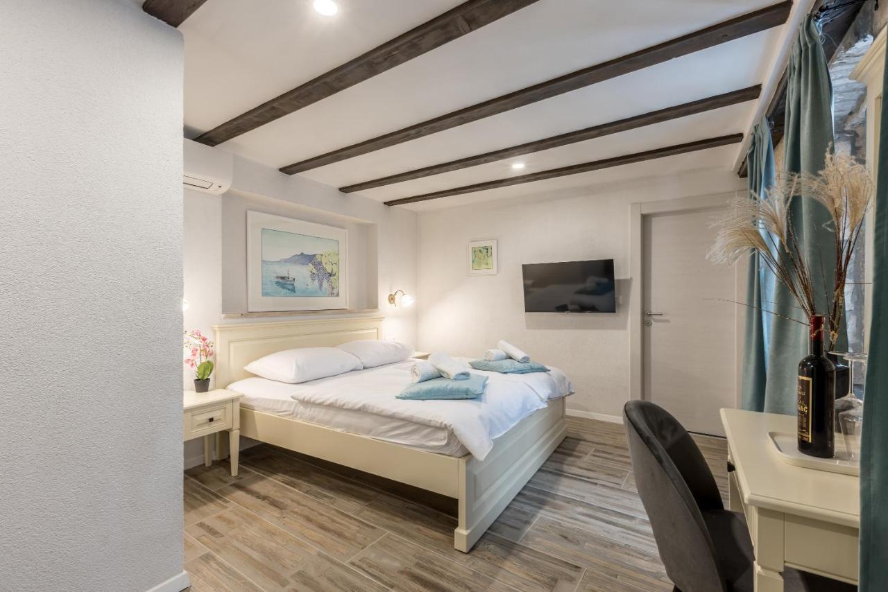 Old Town B&B Rooms Matusko Split Bagian luar foto