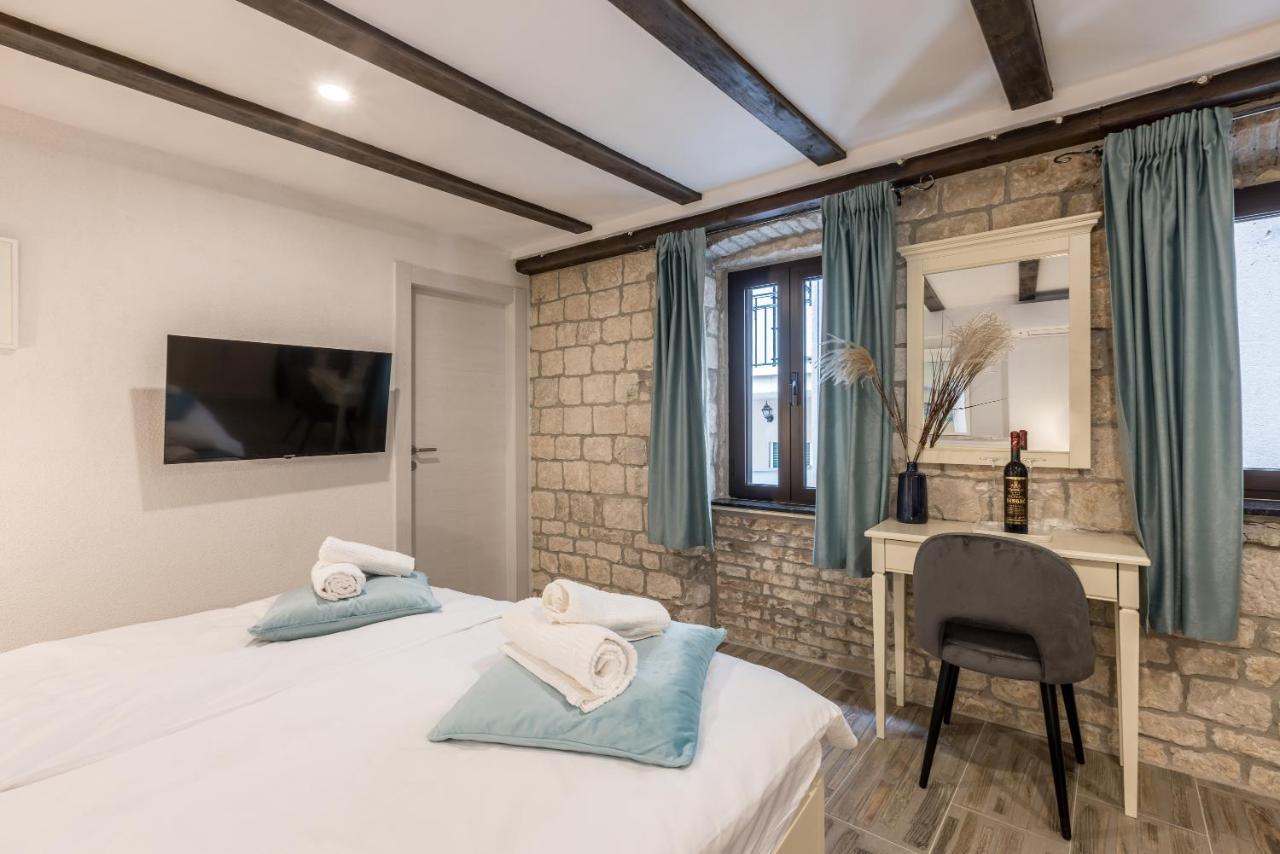 Old Town B&B Rooms Matusko Split Bagian luar foto