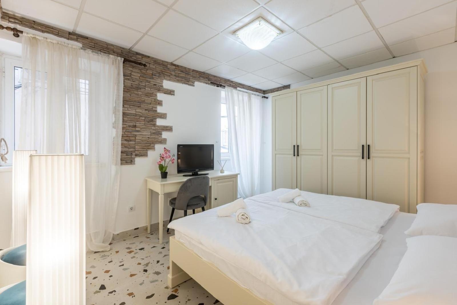 Old Town B&B Rooms Matusko Split Bagian luar foto